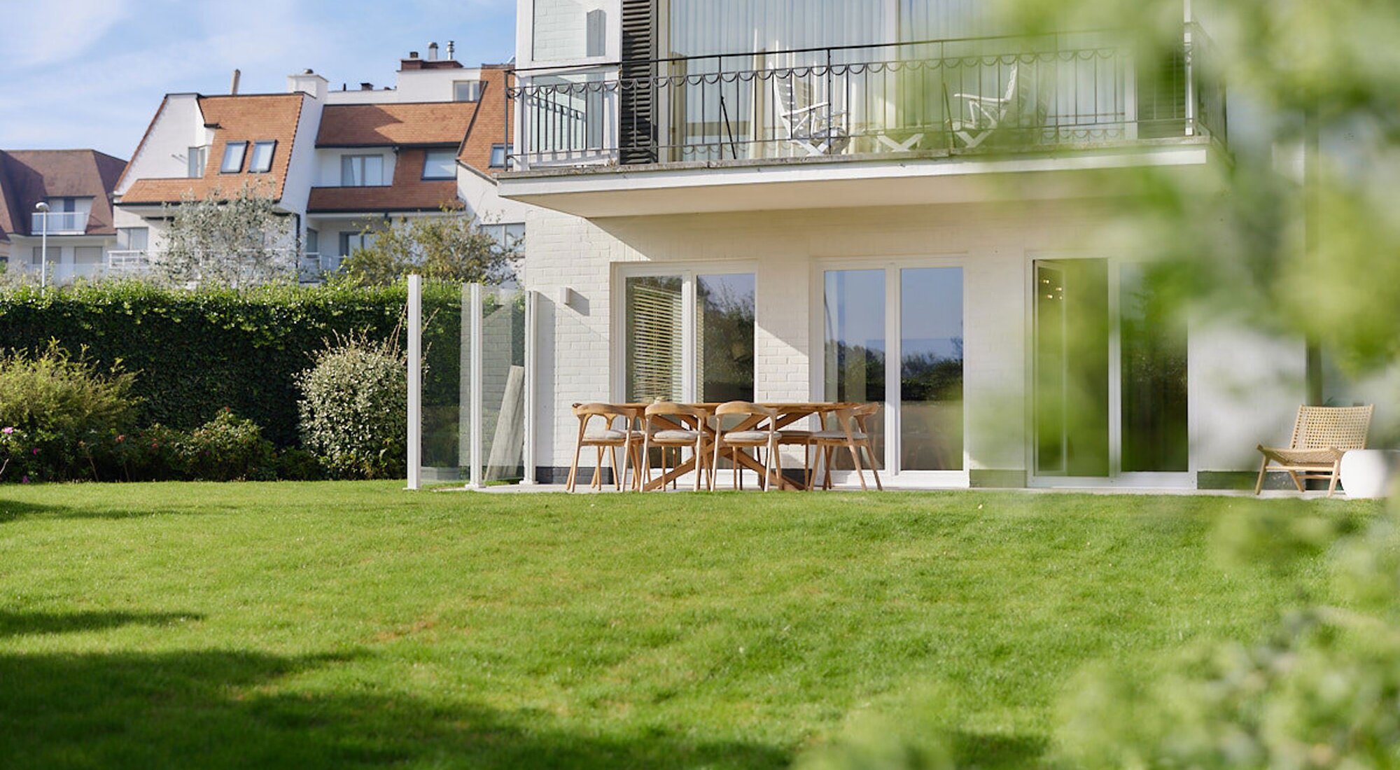 Gerenoveerd appartement, gelegen in prestigieuze villaresidentie 
