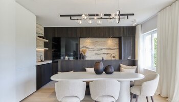 Gerenoveerd appartement, gelegen in prestigieuze villaresidentie 