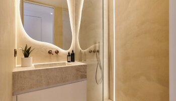 Gerenoveerd appartement, gelegen in prestigieuze villaresidentie 