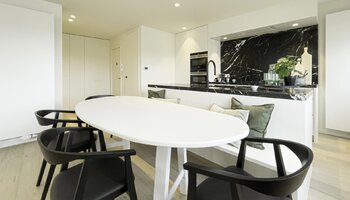 Spacieux appartement (3CH) rénové à Zegemeer 