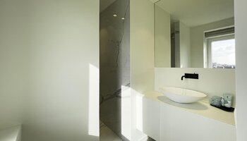 Spacieux appartement (3CH) rénové à Zegemeer 