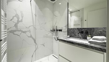 Appartement rénové avec vue sur mer frontale 