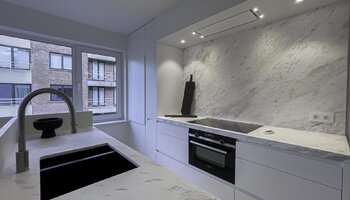 Appartement d’angle rénové près du Lippenslaan 
