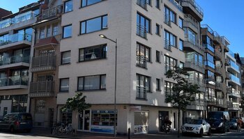 Appartement d’angle rénové près du Lippenslaan 