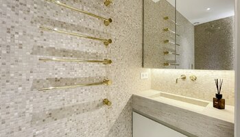 Uniek gerenoveerd appartement met twee slaapkamers 