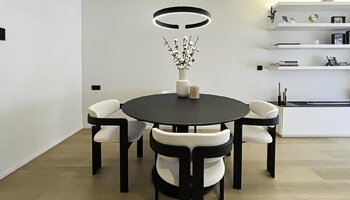 Luxueus gerenoveerd en gemeubeld app. met zijdelings zeezicht 