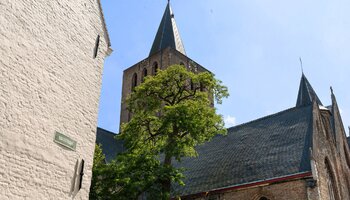 Polyvalent handelshuis met horecazaak/privéwoning/ruim terras/privé-parking