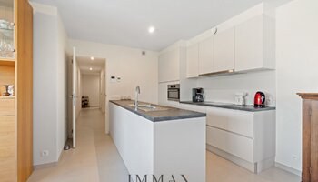 Instapklaar + energiezuinig nieuwbouwappartement met terras 