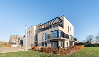 Instapklaar + energiezuinig nieuwbouwappartement met terras 