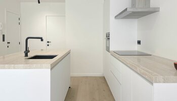 Gerenoveerd & gemeubeld 3SK-app vlakbij het Zegemeer & strand