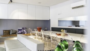 Exclusieve opbrengsteigendom met privé-woning, B&B met welness en magazijn 