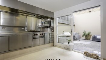 Exclusieve opbrengsteigendom met privé-woning, B&B met welness en magazijn 