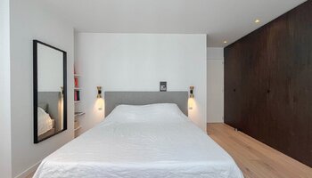 Uniek bemeubeld triplex appartement met 4 slaapkamers