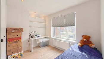 Uniek bemeubeld triplex appartement met 4 slaapkamers