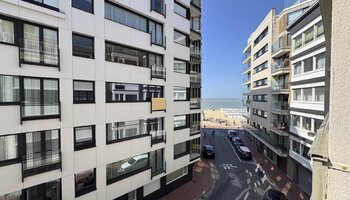 Magnifiek gerenoveerd 3-SK appartement met zeezicht 