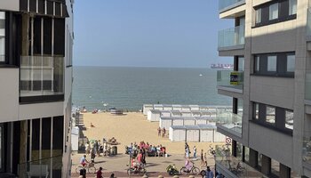 Magnifiek gerenoveerd 3-SK appartement met zeezicht 