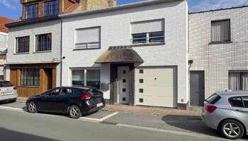 Gerenoveerde woning met garage 