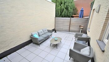 Gerenoveerde woning met garage 