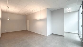 Handelspand/kantoor met ruime kelderberging op top locatie!
