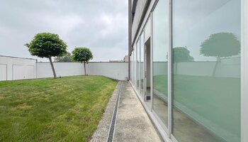 Handelspand/kantoor met ruime kelderberging op top locatie!