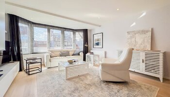 Appartement rénové de 2SLK sur la Lippenslaan 
