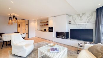 Appartement rénové de 2SLK sur la Lippenslaan 