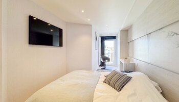 Appartement rénové de 2SLK sur la Lippenslaan 