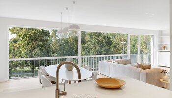 Appartement luxueusement fini avec une belle vue