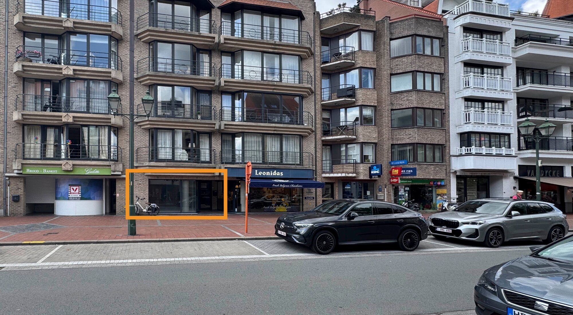 Immobilier commercial avec parking situé Lippenslaan