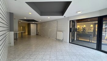 Immobilier commercial avec parking situé Lippenslaan