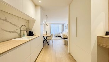 Appartement de 2 chambres joliment rénové près de la Driehoeksplein et de la Zeedijk 