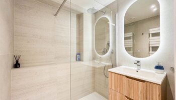 Appartement de 2 chambres joliment rénové près de la Driehoeksplein et de la Zeedijk 