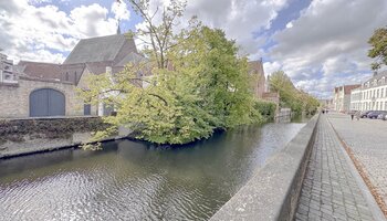 Instapklaar appartement met mooi zicht, terras en garage