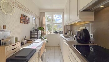 Instapklaar appartement met mooi zicht, terras en garage