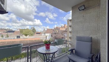 Instapklaar appartement met mooi zicht, terras en garage