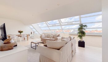 Lichtrijke penthouse met prachtig zonneterras 