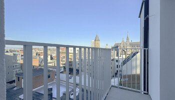 Vernieuwde penthouse met groot terras
