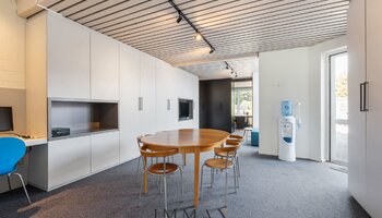 Immeuble commercial clé en main avec bureaux/appartements/entrepôts | Bruges (Sint-Andries)
