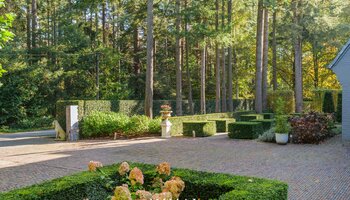 Sublieme villa met binnenzwembad aan de rand van Tillegembos