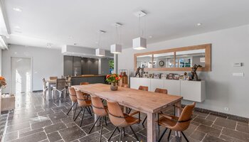 Sublieme villa met binnenzwembad aan de rand van Tillegembos