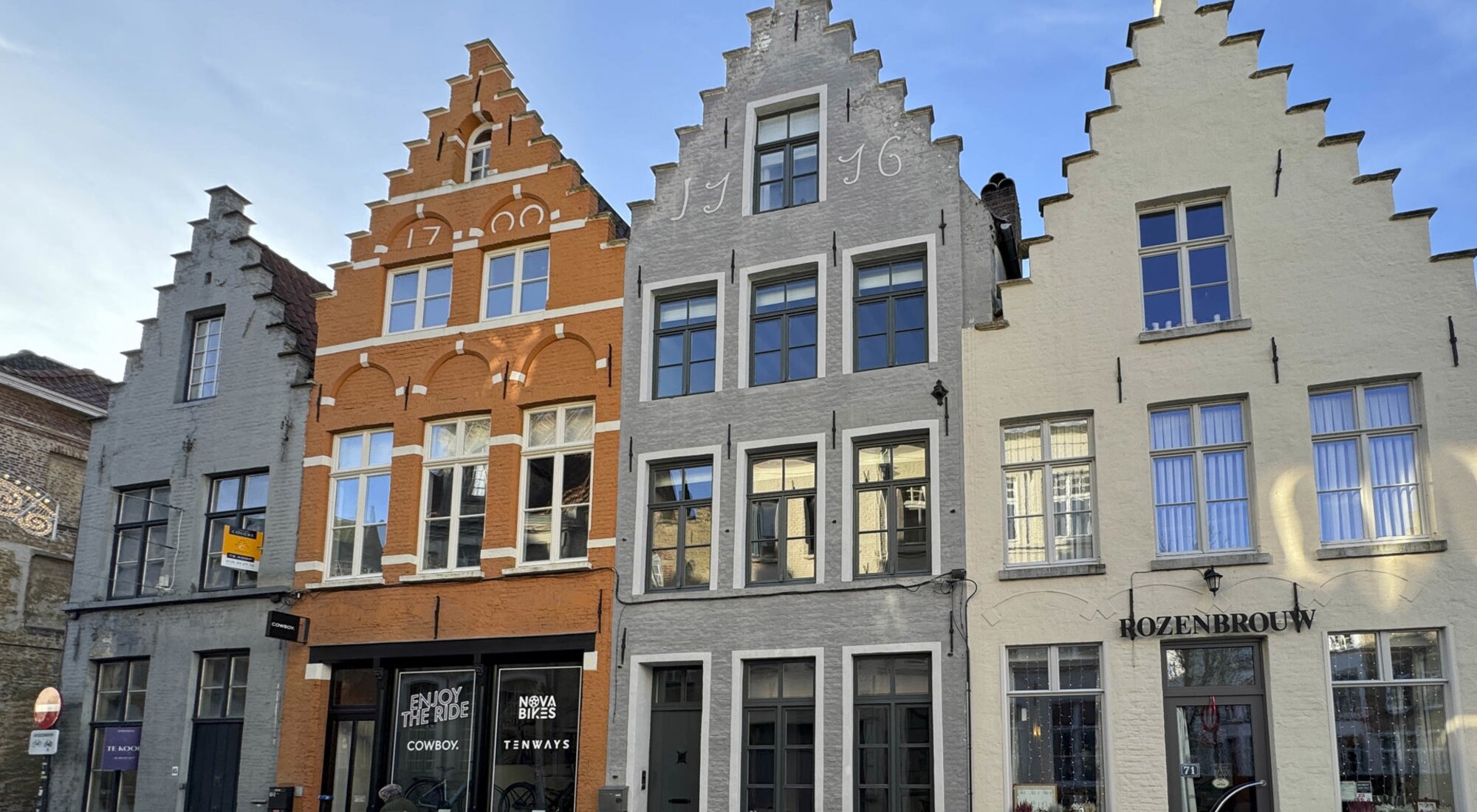 Ruime instapklare herenwoning op mooie locatie