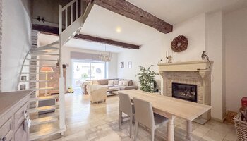 Ruime instapklare herenwoning op mooie locatie