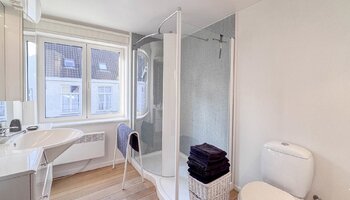Ruime instapklare herenwoning op mooie locatie