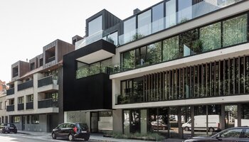 Uniek appartementsgebouw met 5 units en open zicht