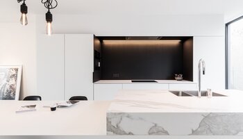 Uniek appartementsgebouw met 5 units en open zicht