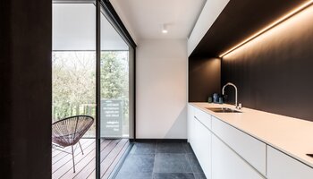 Uniek appartementsgebouw met 5 units en open zicht