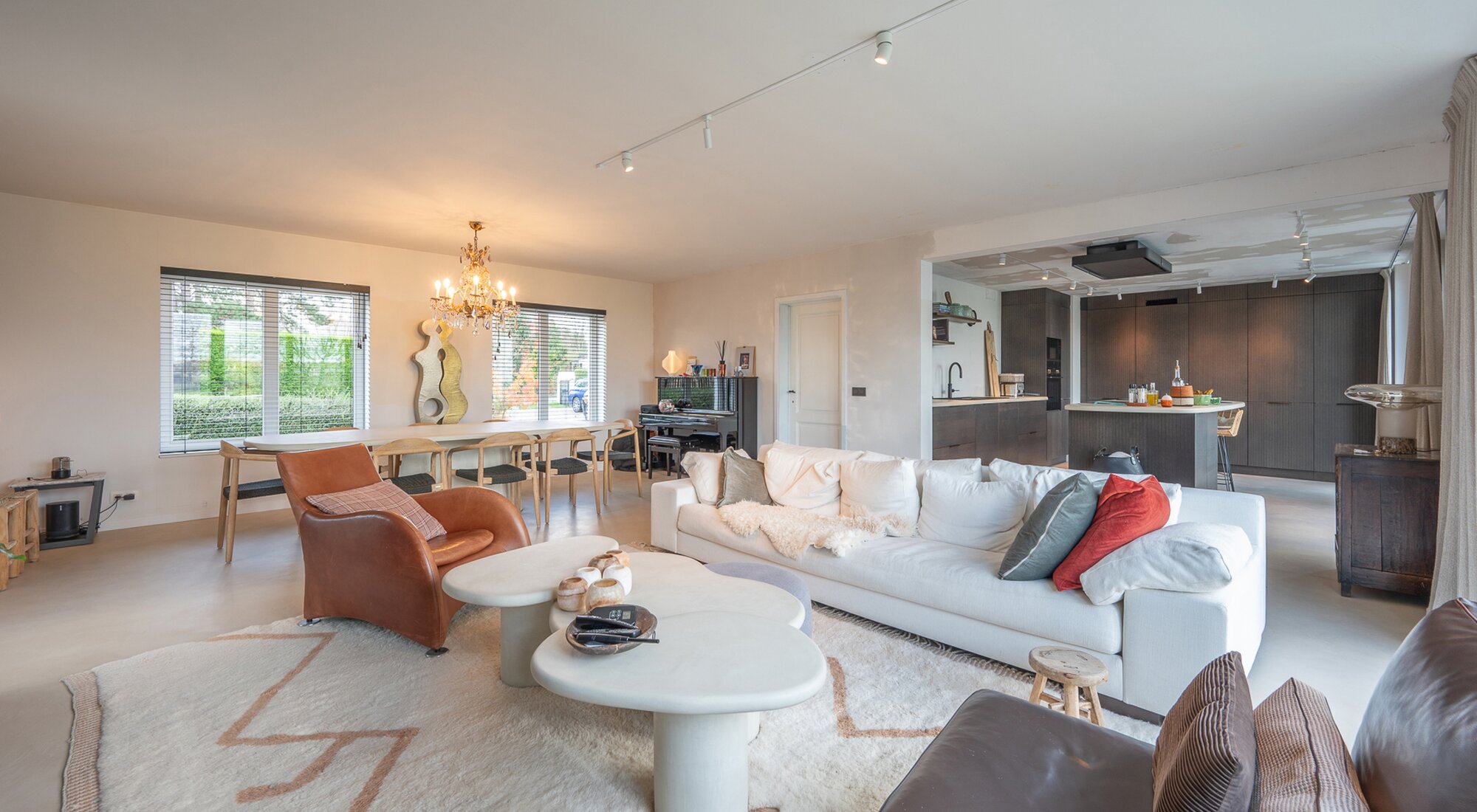 Exclusieve hoeve met apart bijgebouw op toplocatie (5.550 m² grond)
