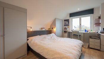 Exclusieve hoeve met apart bijgebouw op toplocatie (5.550 m² grond)