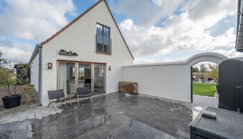 Exclusieve hoeve met apart bijgebouw op toplocatie (5.550 m² grond)