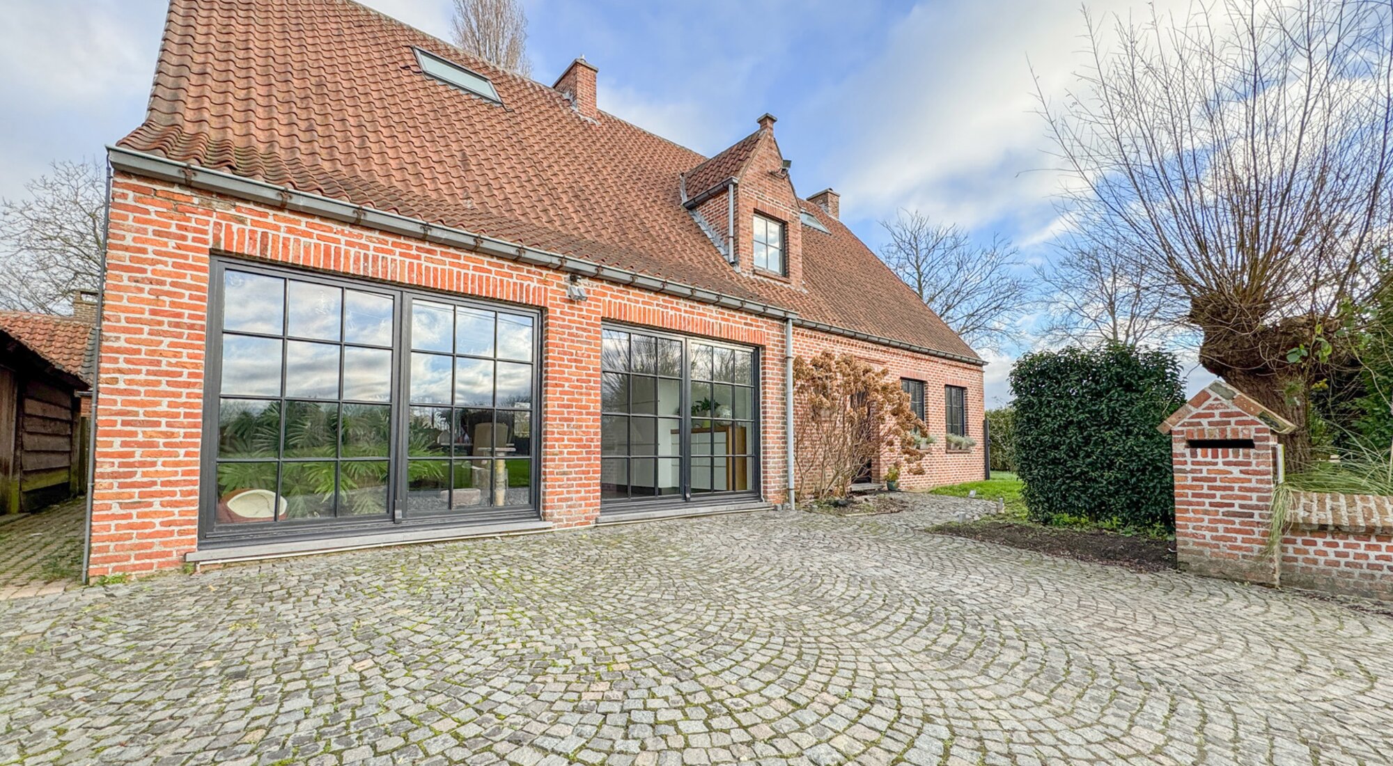 Instapklare ruime alleenstaande woning
